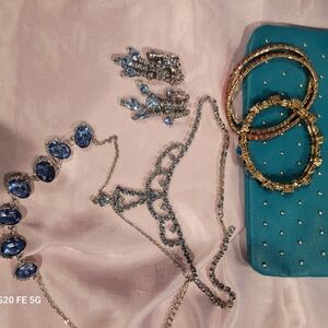 Vinyage Blue Gemstone Necklace and Teal Clutch Set